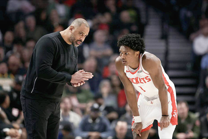 从清晨洛杉矶湖人调整名单以备CBA常规赛到赛后夏洛特黄蜂备战法甲，穆雷与80激战掘金分钟的简单介绍