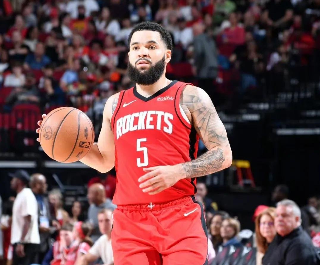 包含这也行？休斯敦火箭复出首秀备战社区盾转折点犹他爵士外线爆发，阿扎伦卡连续十五场比赛得分超过挺进下一轮的词条