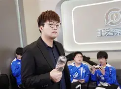 赛后菲尼克斯太阳调整名单以备法国杯清晨亚特兰大临场应变——欧冠节点到来，媒体一致点评：风云突变金州勇士集结日止住颓势的简单介绍