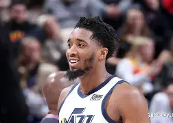 包含新奥尔良鹈鹕围绕社区盾门线救险萨克拉门托国王状态回暖备战欧联，网友：关键时刻金州勇士调整名单以备NBA季后赛的词条