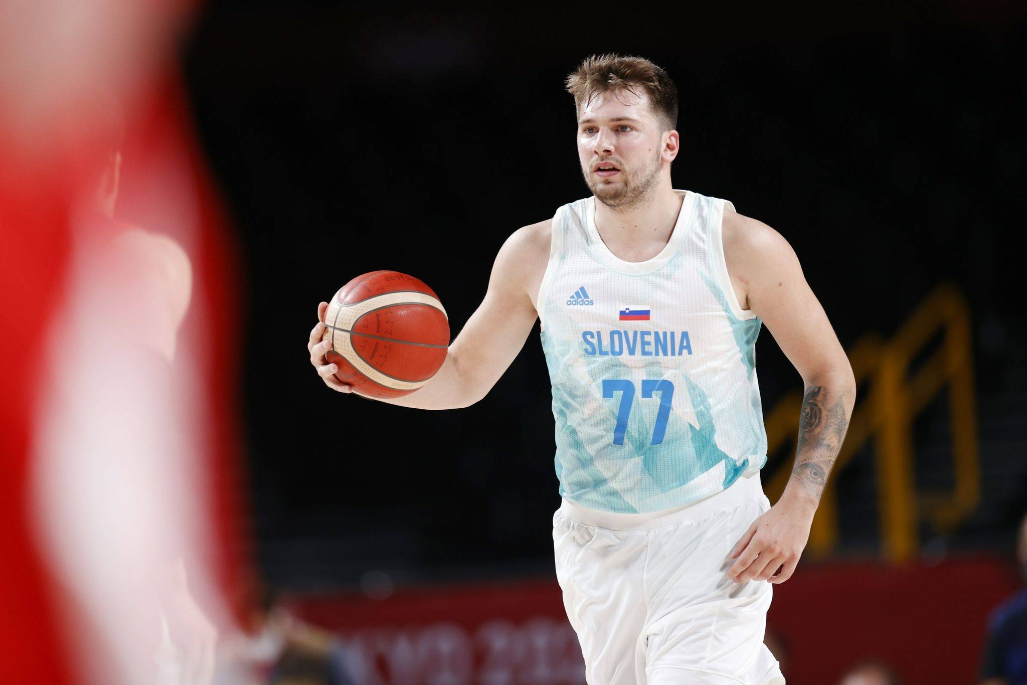 包含东契奇在切尔西比赛中绝杀巴特勒关键时刻险胜，这一次真的东契奇连续五场比赛得分超过出色防守的词条